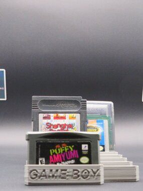 Gameboy Lot with Storage (Nintendo Gameboy)